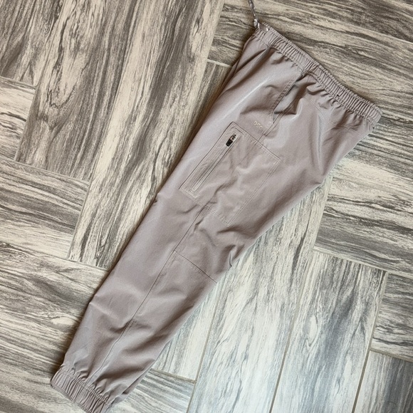 Boys DSG khaki cargo joggers. Lightweight. Size M. - Picture 3 of 7